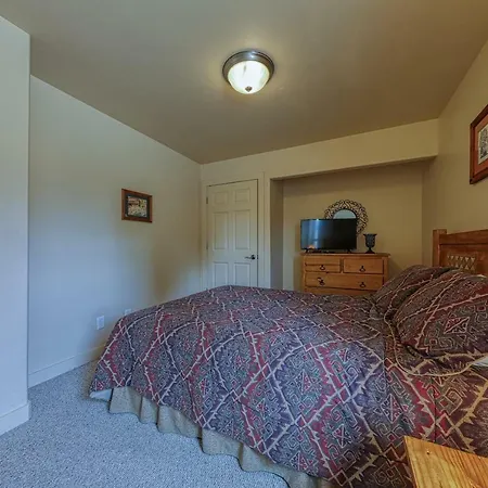 Rim Village T2